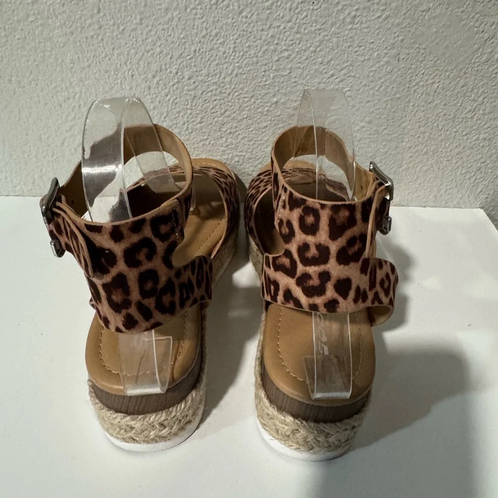 SODA Open Toe Buckle Ankle Strap cheetah Espadrilles Platform wedge size 8